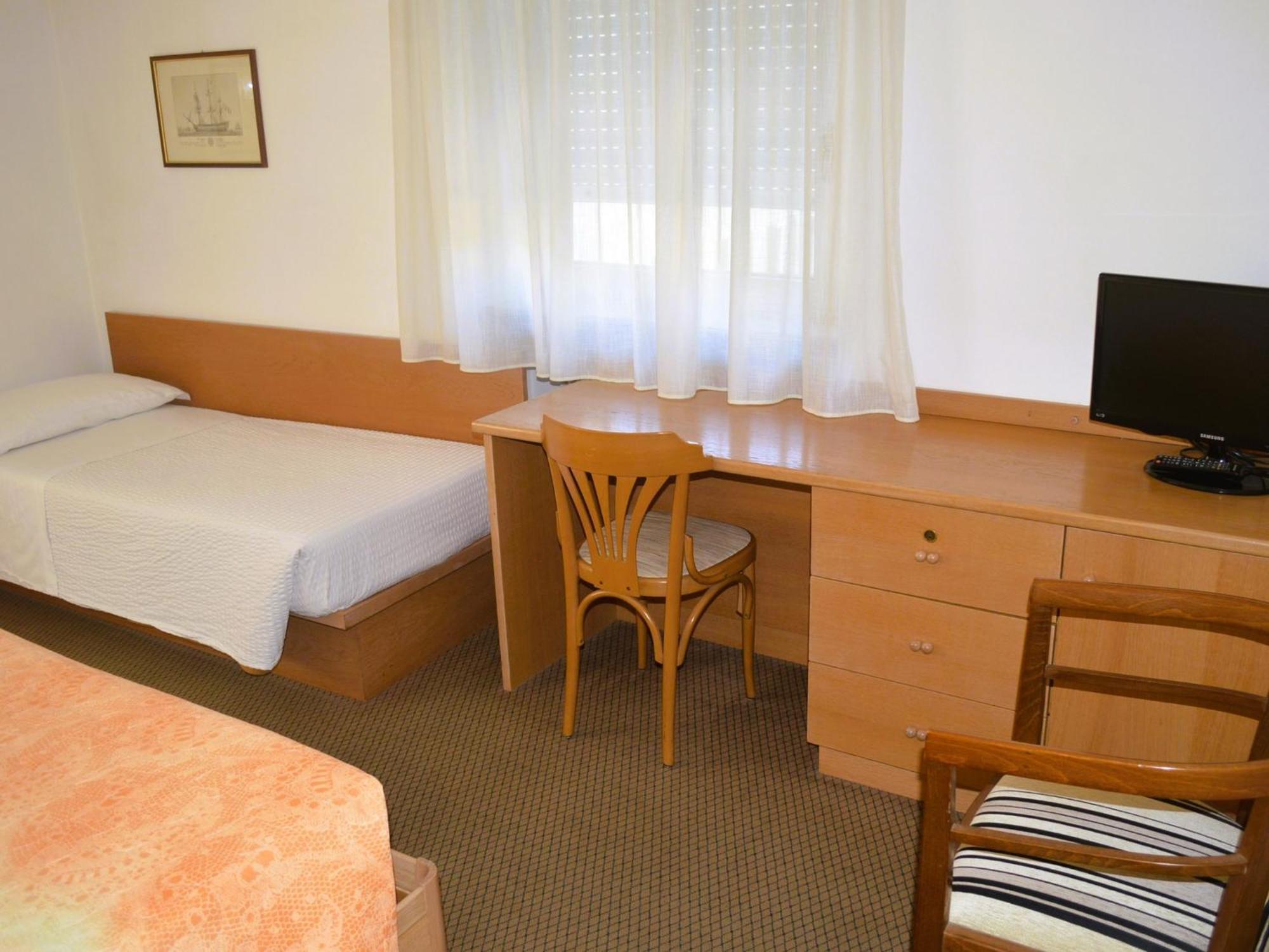 Hotel Villa Regina Levico Terme Esterno foto