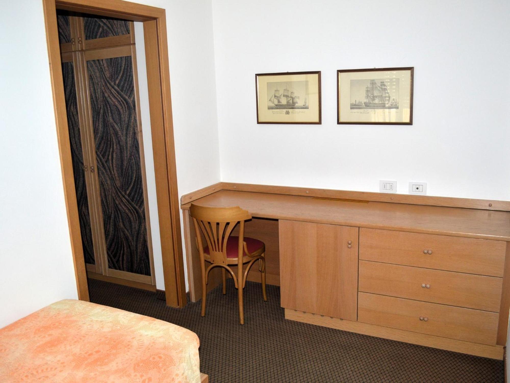 Hotel Villa Regina Levico Terme Esterno foto