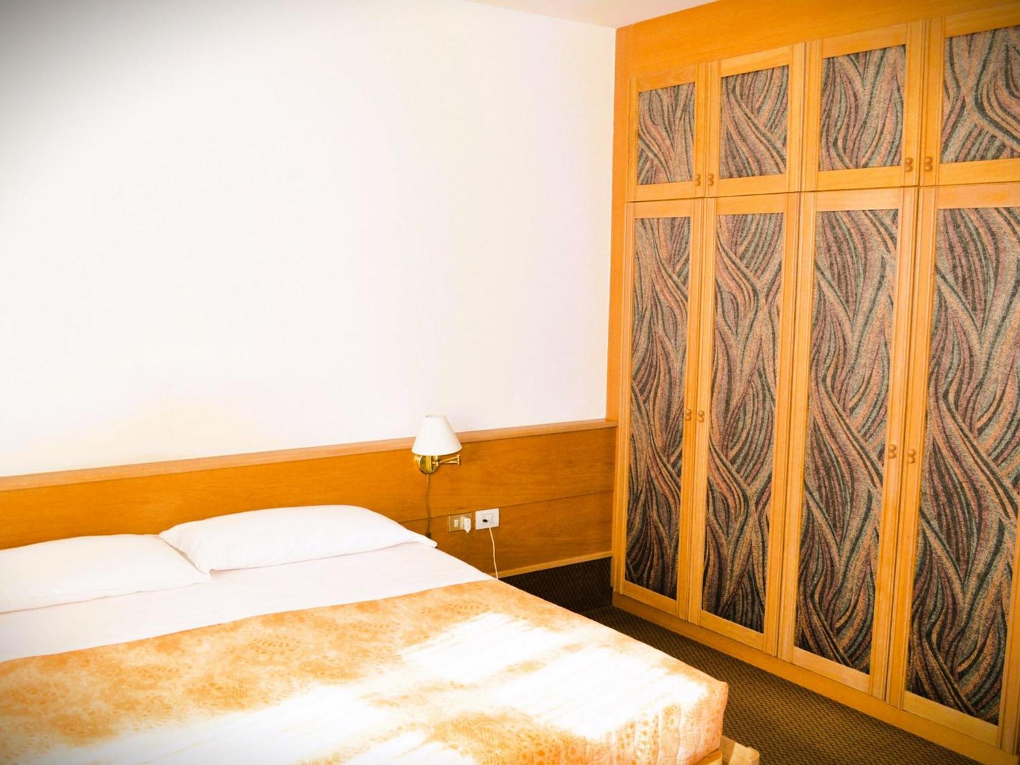 Hotel Villa Regina Levico Terme Esterno foto