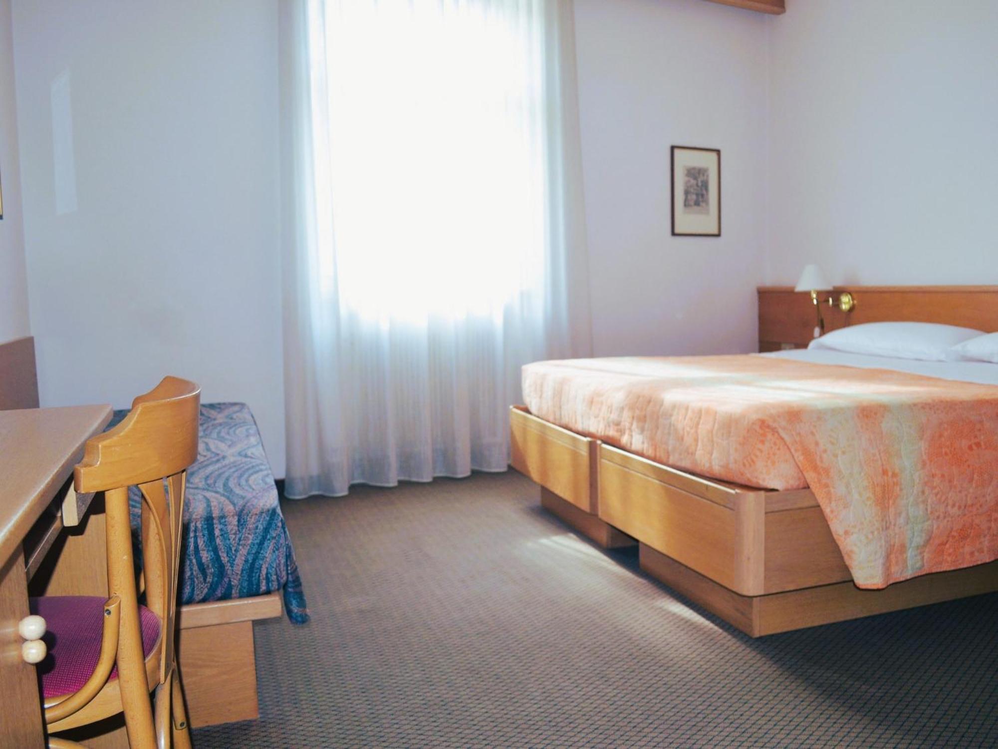Hotel Villa Regina Levico Terme Esterno foto