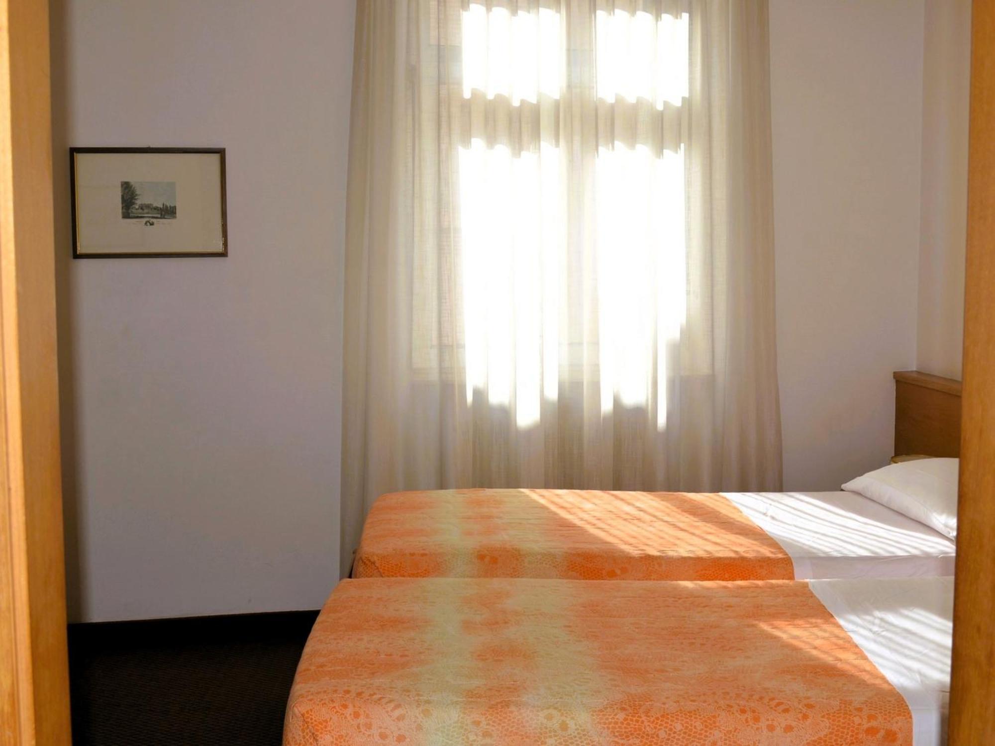 Hotel Villa Regina Levico Terme Esterno foto