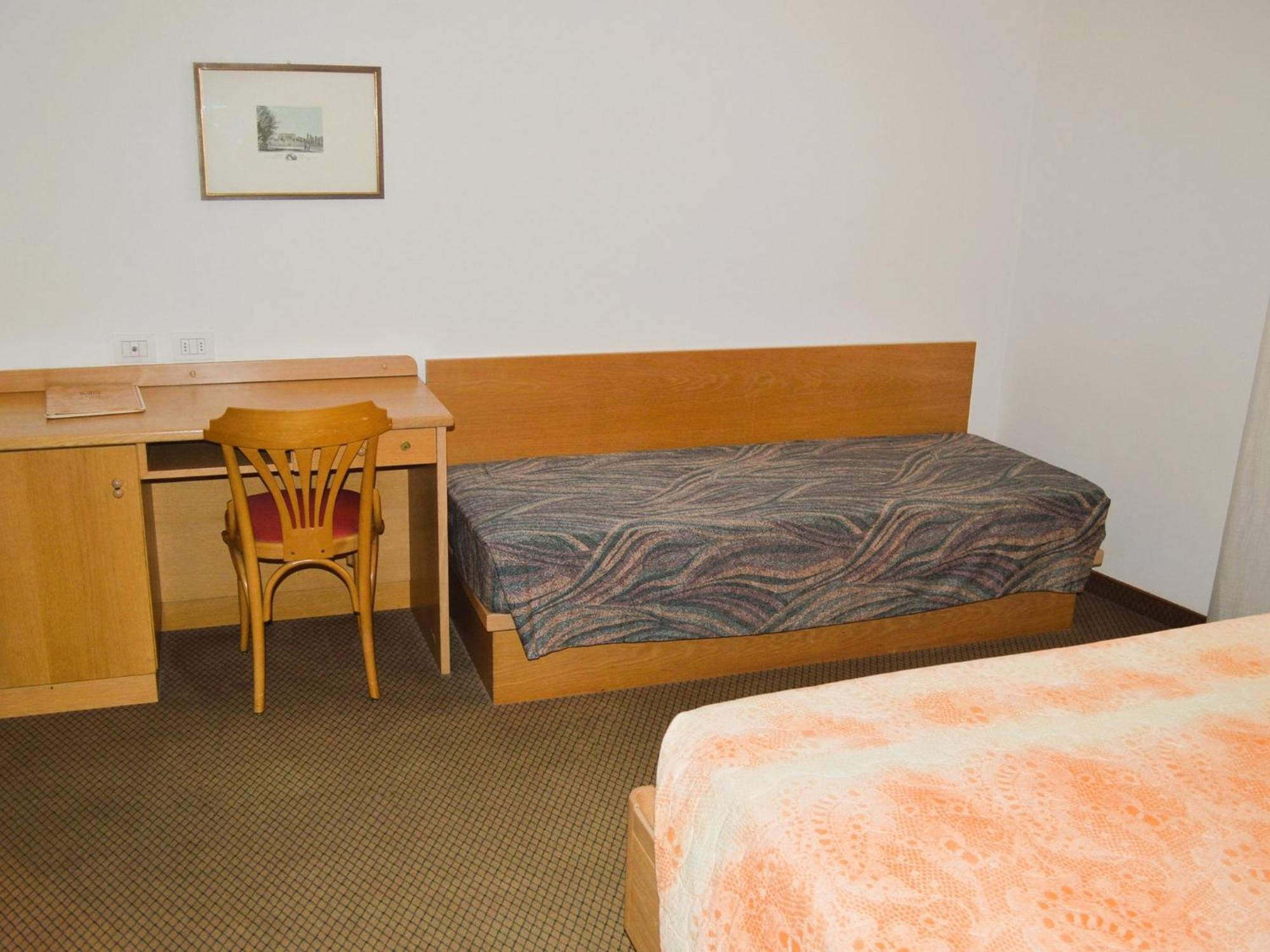 Hotel Villa Regina Levico Terme Esterno foto