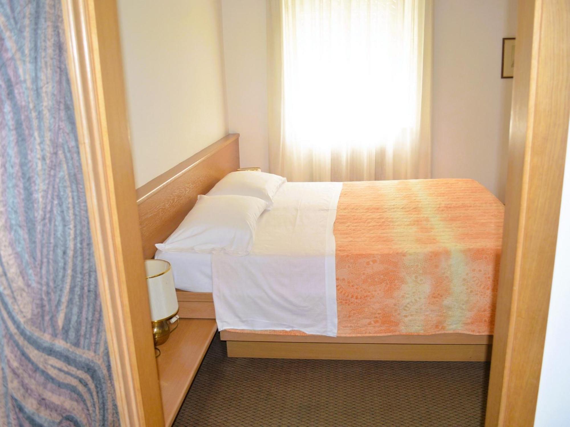 Hotel Villa Regina Levico Terme Esterno foto