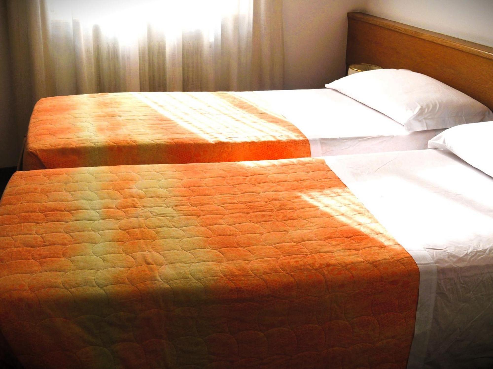 Hotel Villa Regina Levico Terme Esterno foto