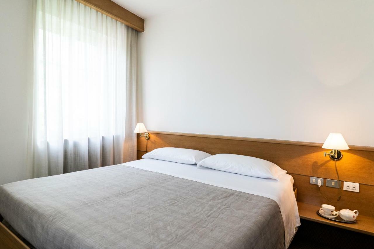 Hotel Villa Regina Levico Terme Esterno foto